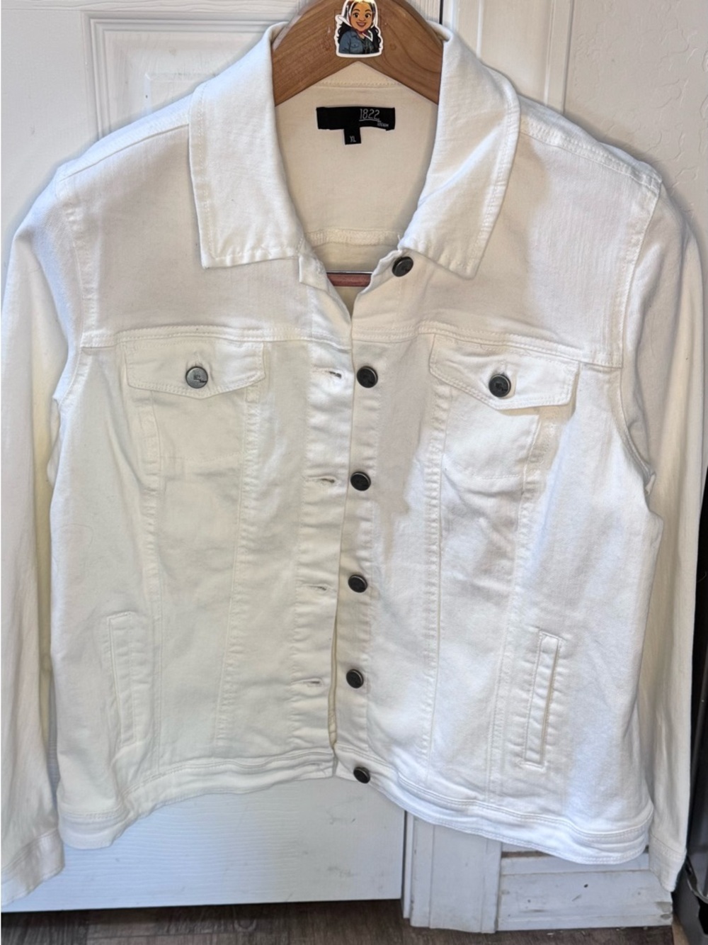 1822 Denim White Women's Denim Jacket with Button Front